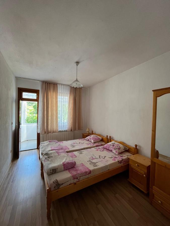 Hotel "Калоянови" Zarewo Exterior foto